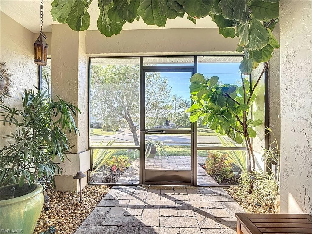 1659 Sandpiper ST, NAPLES FL 34102-5
