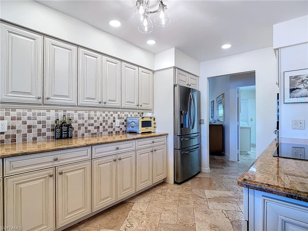 1659 Sandpiper ST, NAPLES FL 34102-16