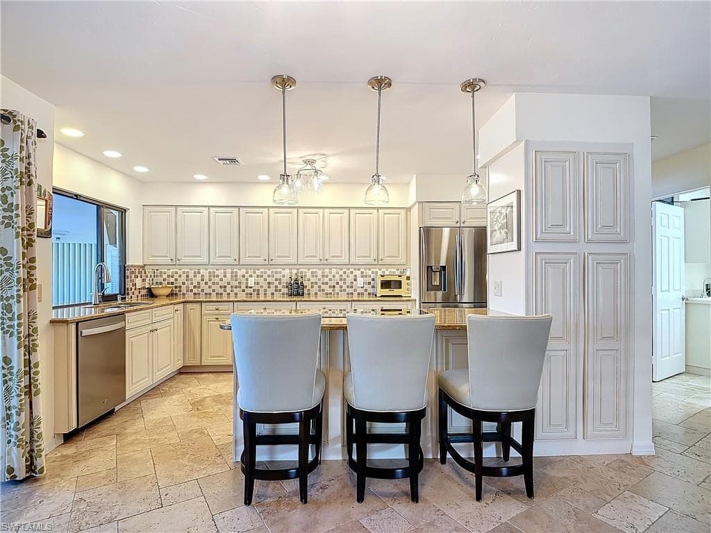 1659 Sandpiper ST, NAPLES FL 34102-15