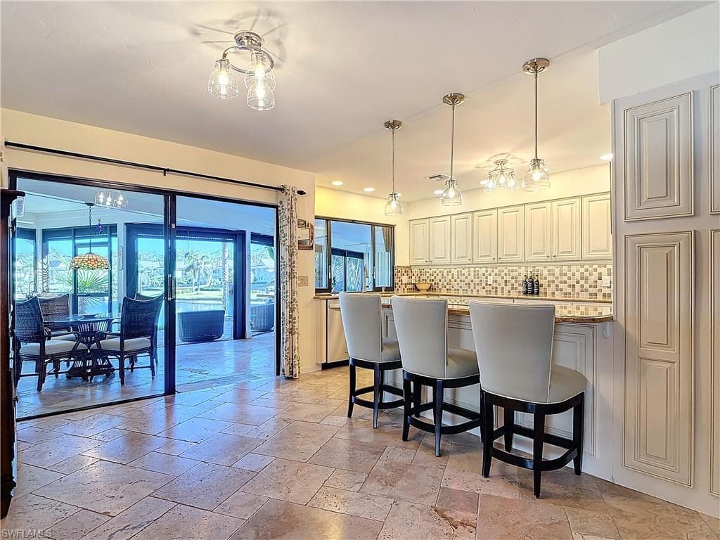 1659 Sandpiper ST, NAPLES FL 34102-21