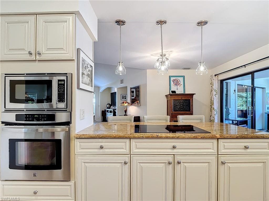 1659 Sandpiper ST, NAPLES FL 34102-19