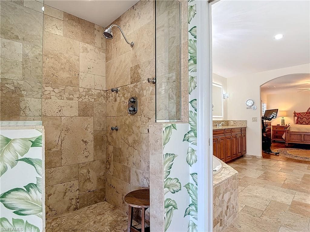 1659 Sandpiper ST, NAPLES FL 34102-33
