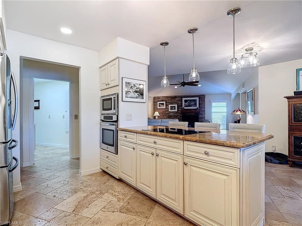 1659 Sandpiper ST, NAPLES FL 34102-17