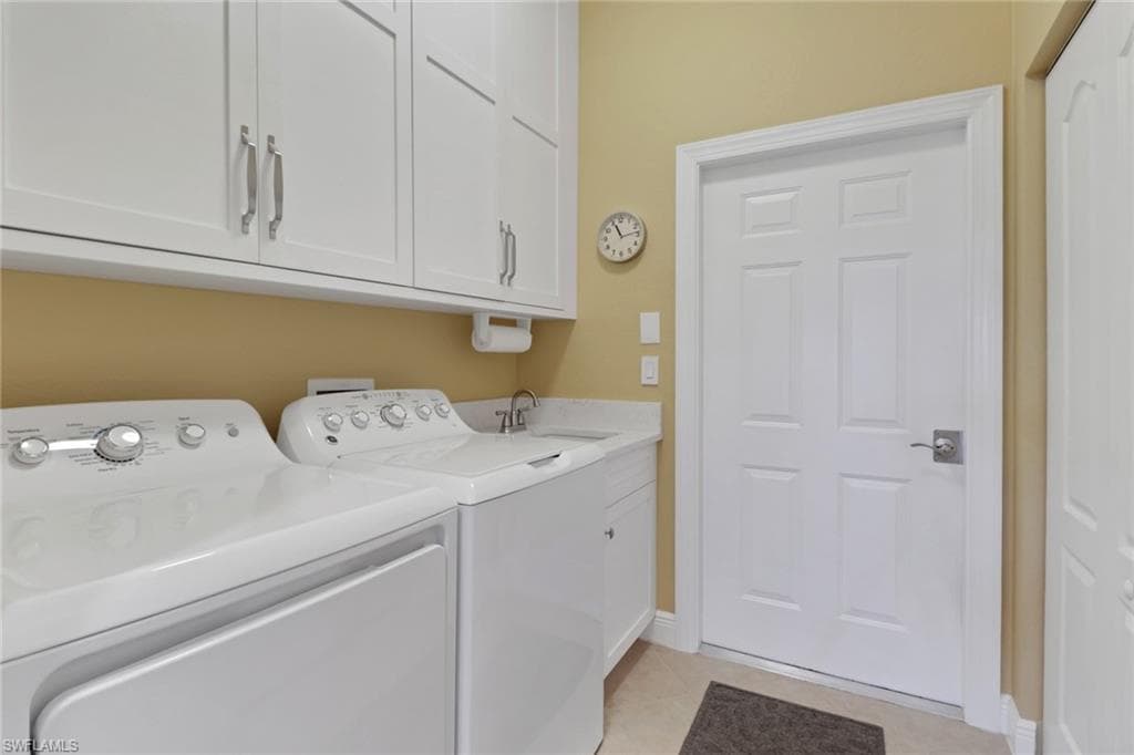 8106 Tauren CT, NAPLES FL 34119-23