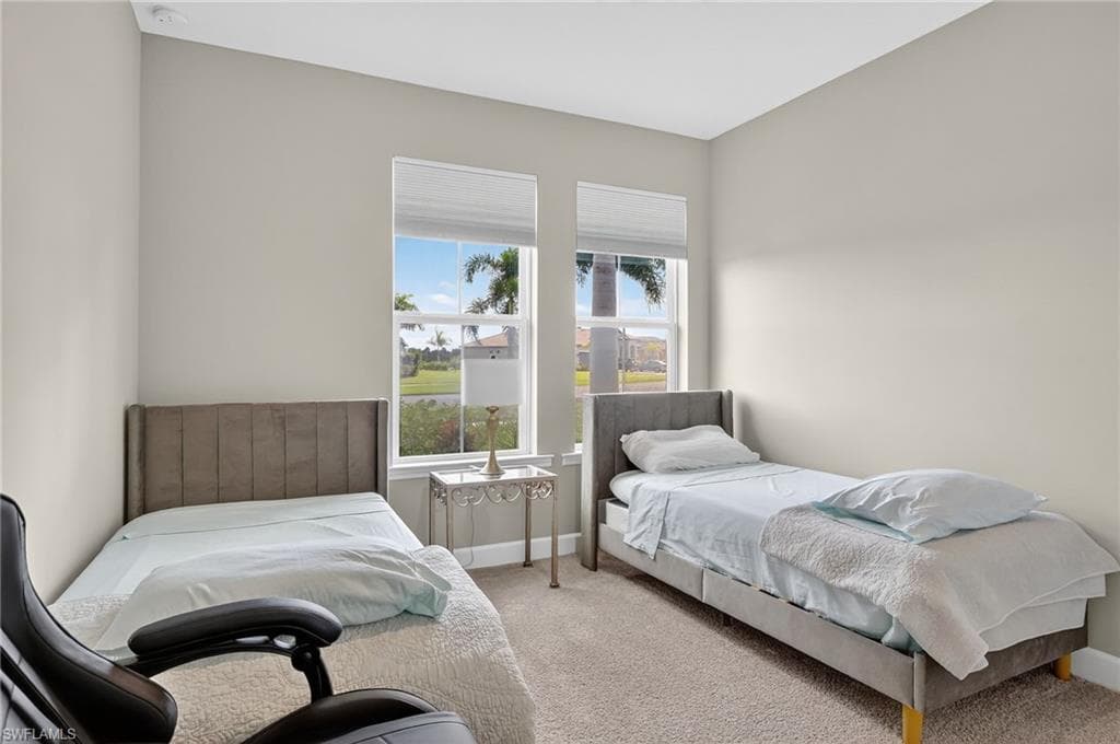 2082 Grove DR, NAPLES FL 34120-26