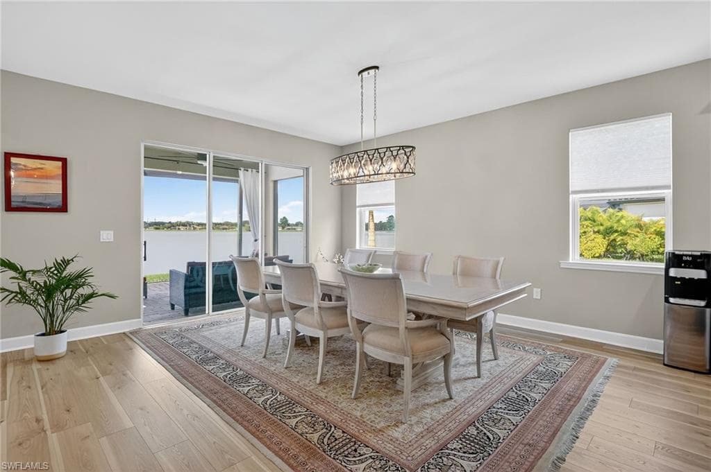 2082 Grove DR, NAPLES FL 34120-6