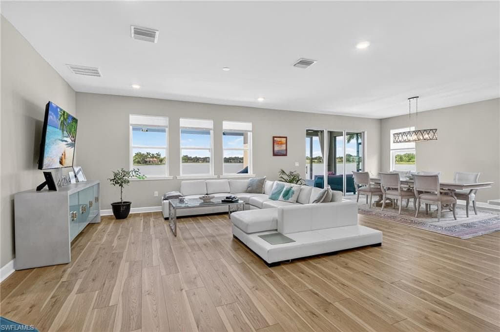 2082 Grove DR, NAPLES FL 34120-4
