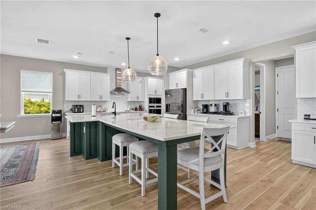 2082 Grove DR, NAPLES FL 34120-9