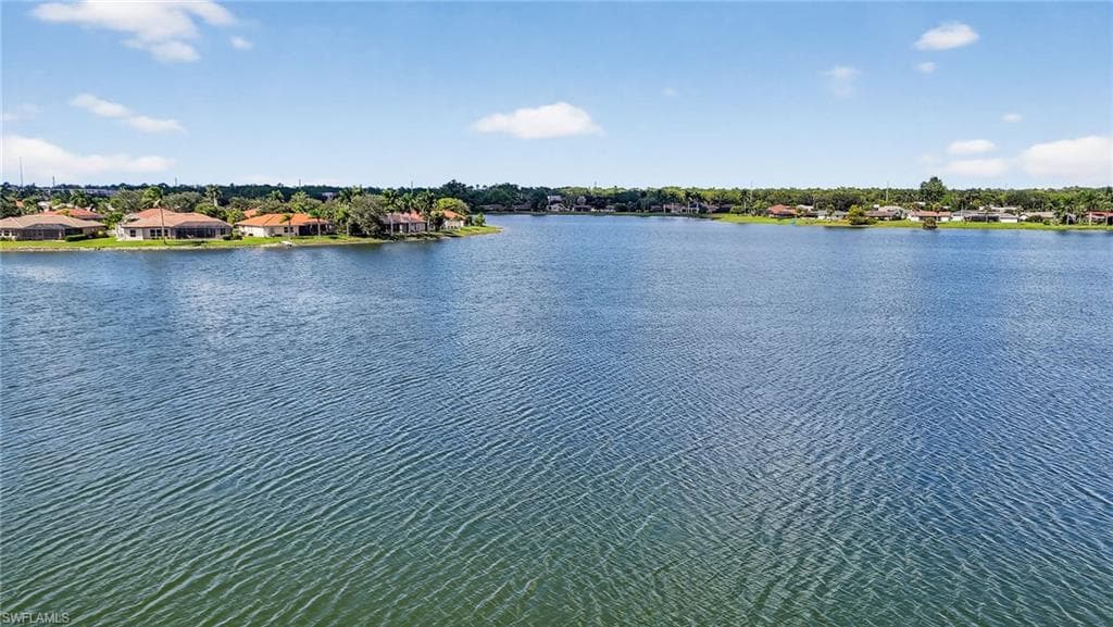 2082 Grove DR, NAPLES FL 34120-48