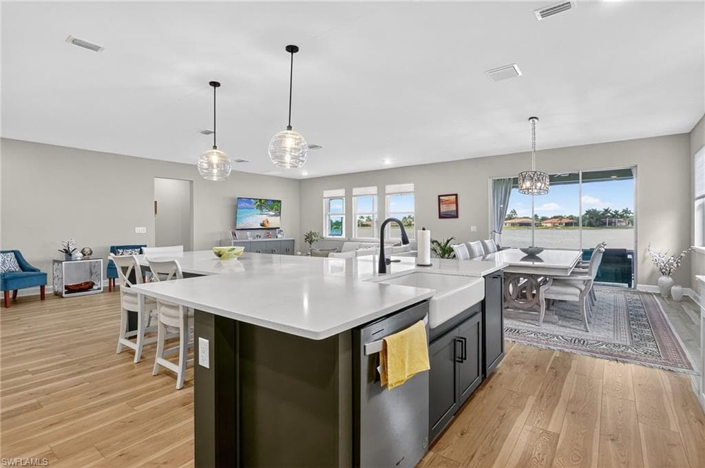 2082 Grove DR, NAPLES FL 34120-13