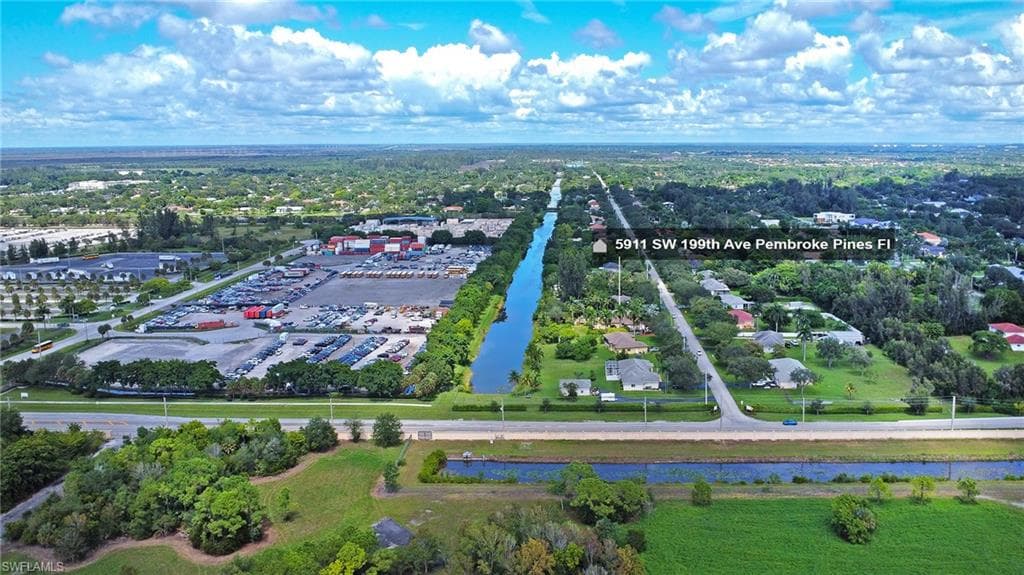 5911 SW 199th AVE, PEMBROKE PINES FL 33332-8