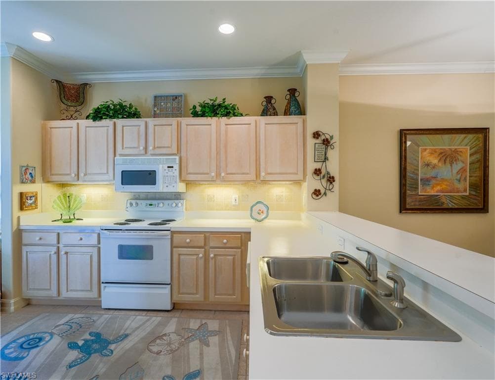 1015 Tarpon Cove DR # 1403, NAPLES FL 34110-15
