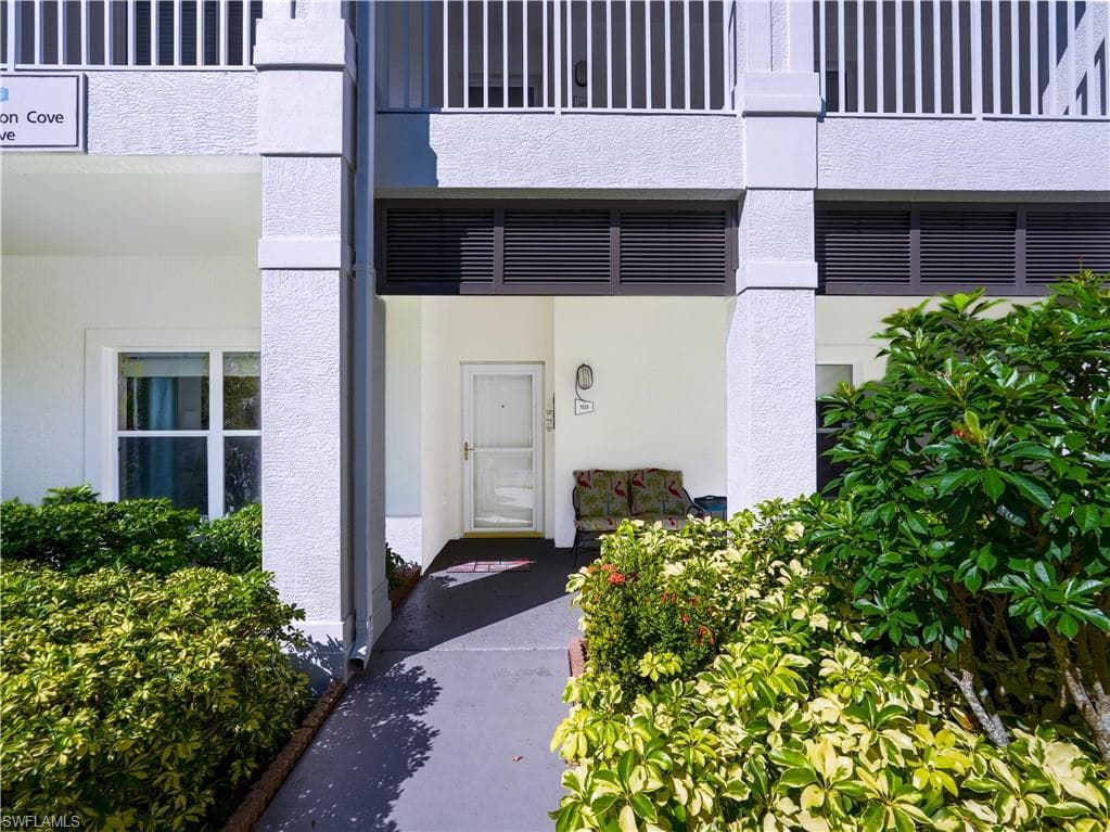 1015 Tarpon Cove DR # 1403, NAPLES FL 34110-44