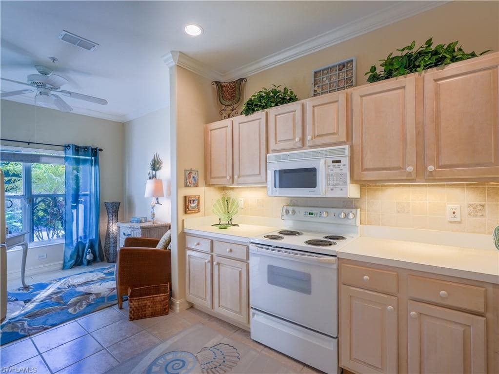 1015 Tarpon Cove DR # 1403, NAPLES FL 34110-14