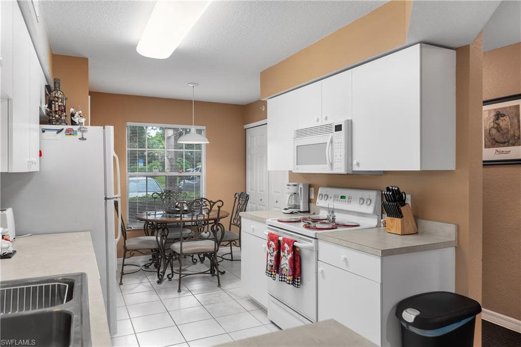 25727 LAKE AMELIA WAY 105-6