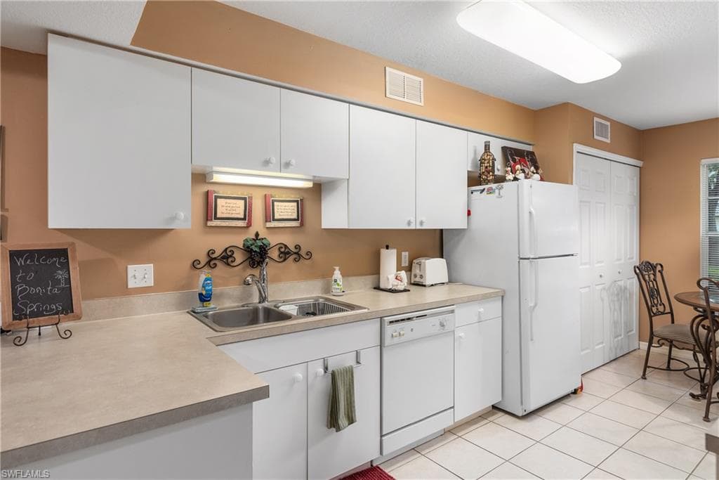 25727 LAKE AMELIA WAY 105-7