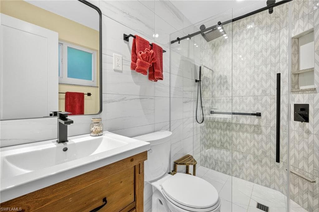 1643 Bunting LN, SANIBEL FL 33957-17