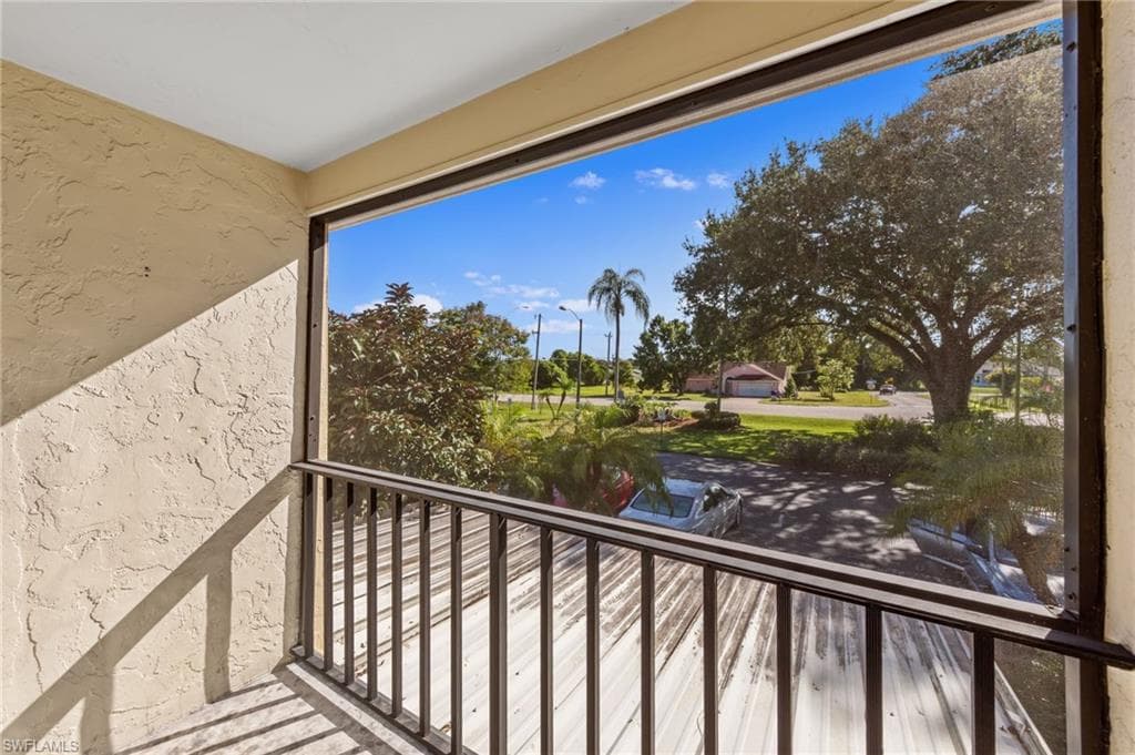 102 E Greens BLVD, LEHIGH ACRES FL 33936-21