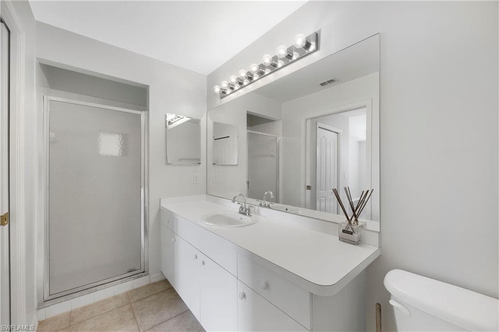 8550 Kingbird LOOP # 615, ESTERO FL 33967-8