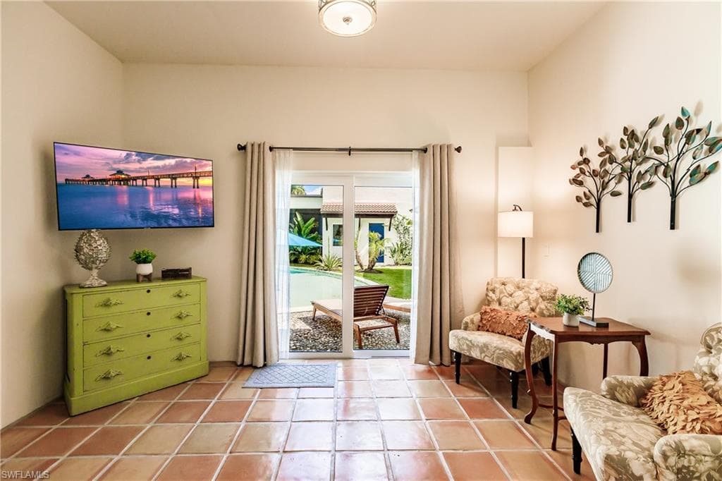 1291 Caloosa DR-15