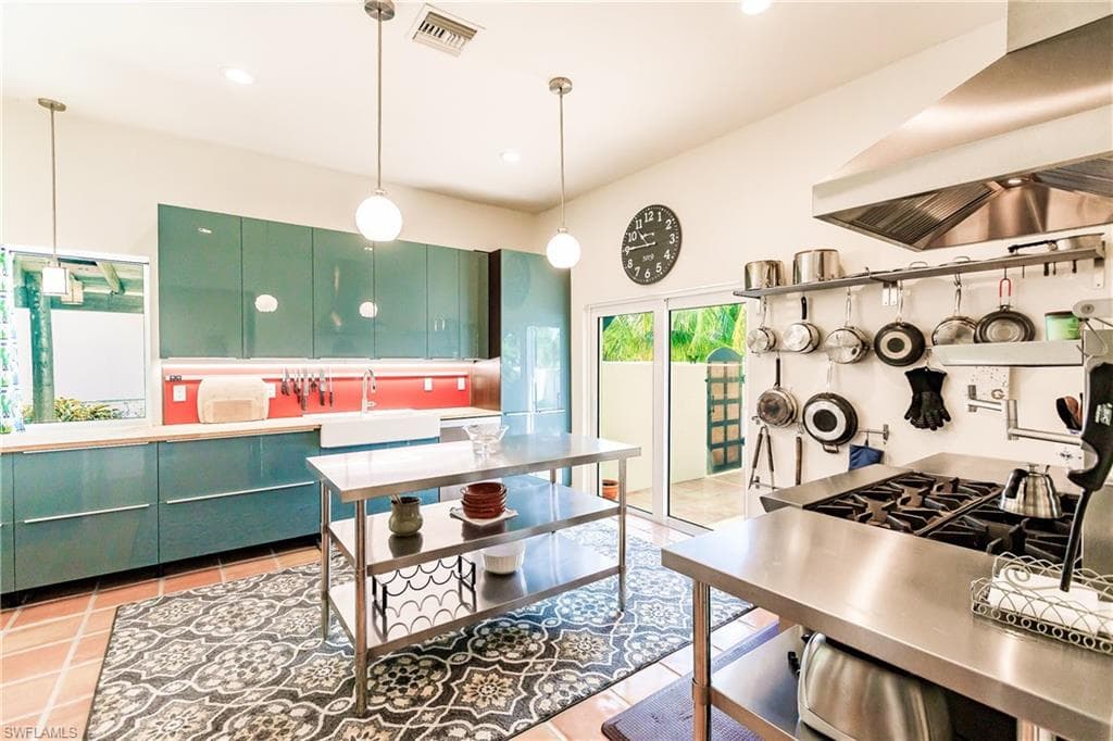 1291 Caloosa DR-11