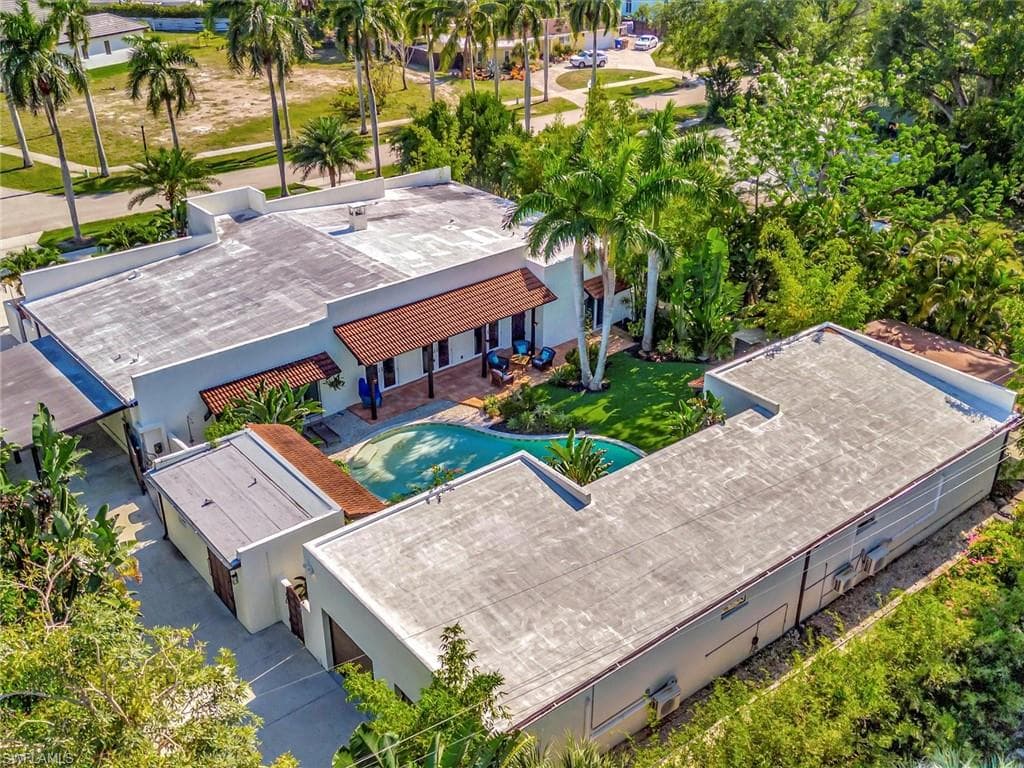 1291 Caloosa DR-8