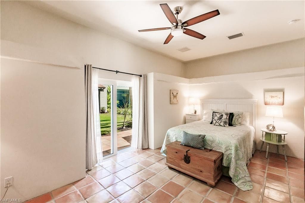 1291 Caloosa DR-23