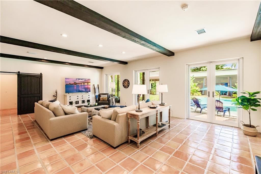 1291 Caloosa DR-13