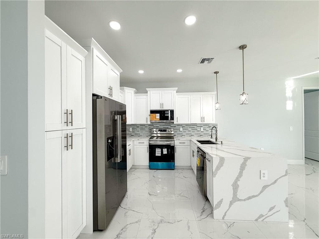 3003 20th ST SW, LEHIGH ACRES FL 33976-7