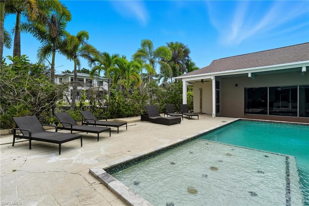 5122 Starfish AVE, NAPLES FL 34103-27