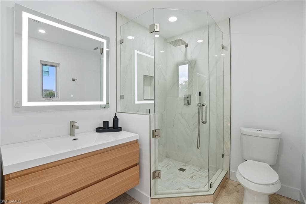 5122 Starfish AVE, NAPLES FL 34103-18