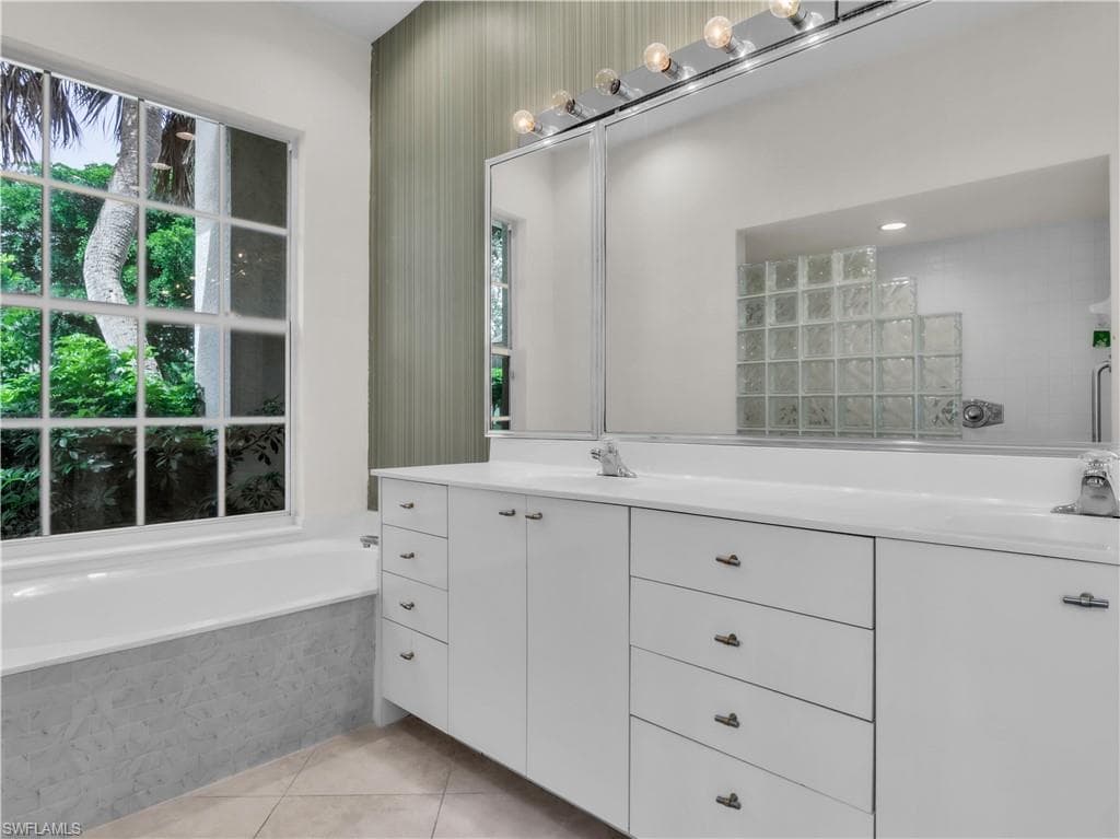 1580 Argyle DR, FORT MYERS FL 33919-4