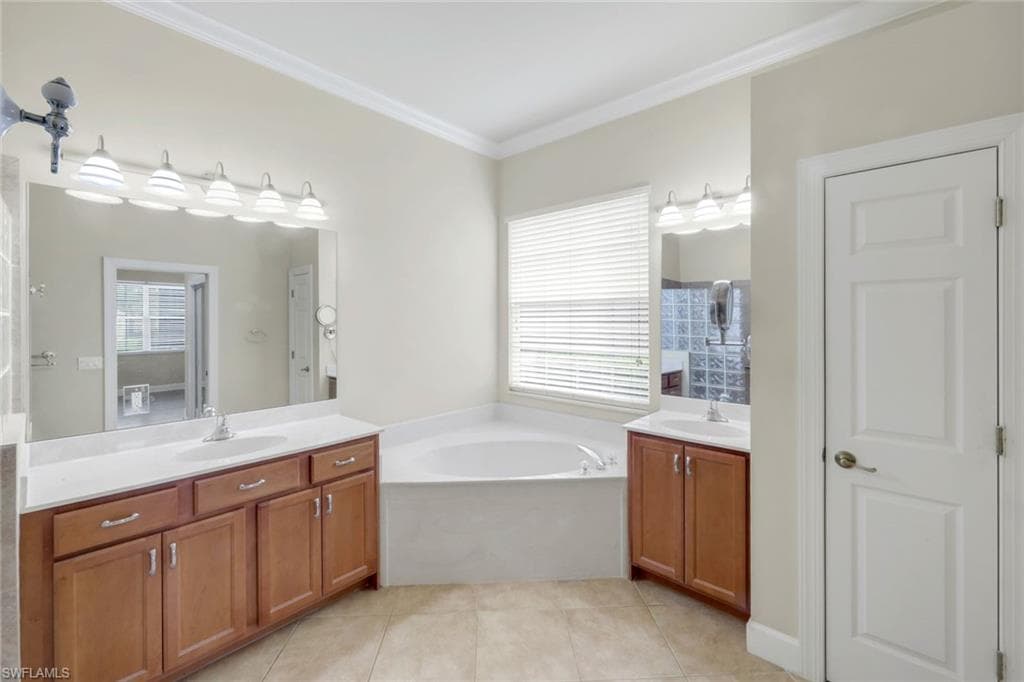 8929 Greenwich Hills WAY, FORT MYERS FL 33908-19