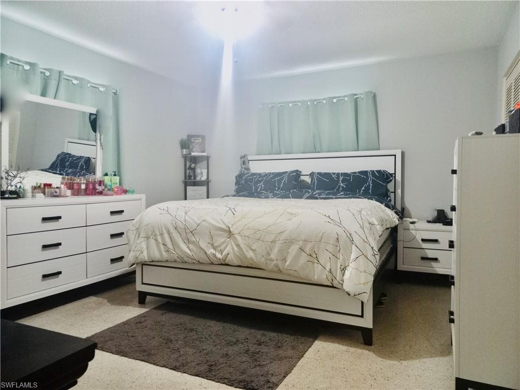 501 Parkside ST, LEHIGH ACRES FL 33936-6