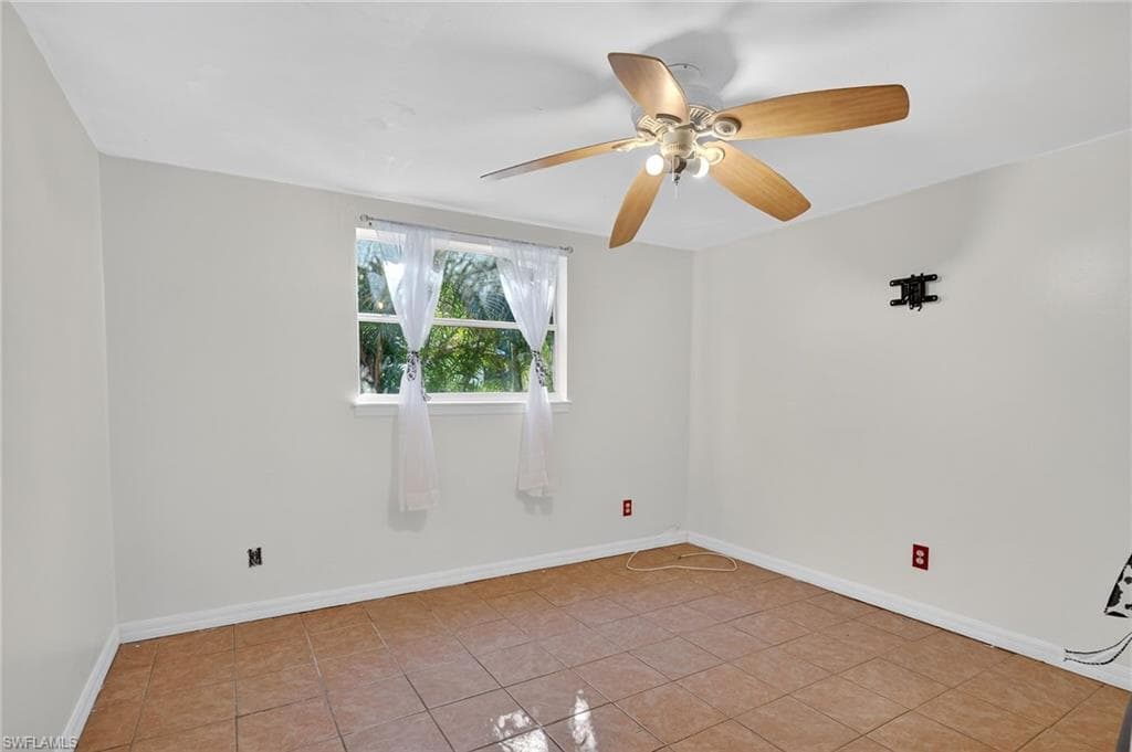 245 Hubbard AVE, NORTH FORT MYERS FL 33917-16