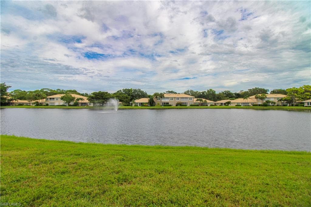 306 Emerald Bay CIR # 8, NAPLES FL 34110-1