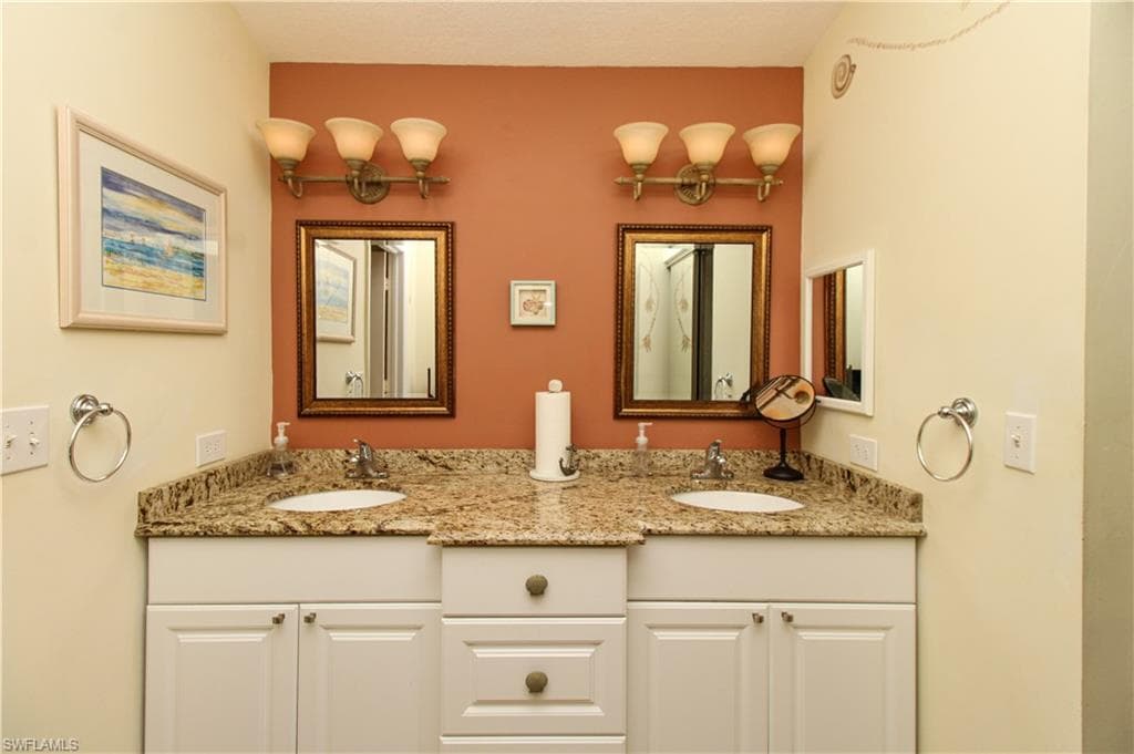 306 Emerald Bay CIR # 8, NAPLES FL 34110-21