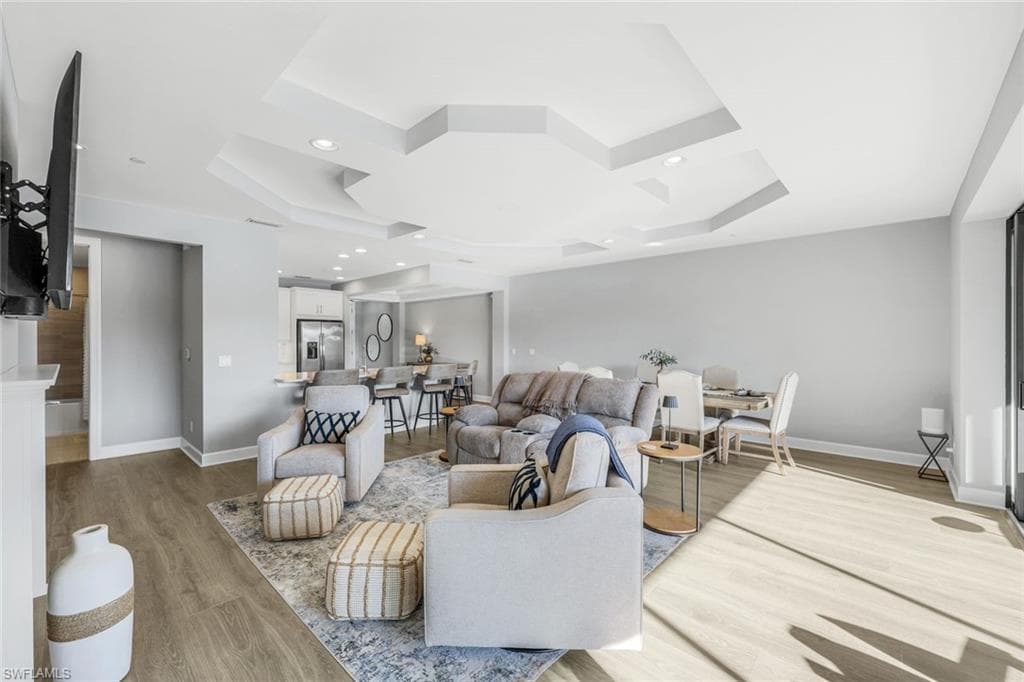 9641 Montelanico LOOP # 103, NAPLES FL 34119-2