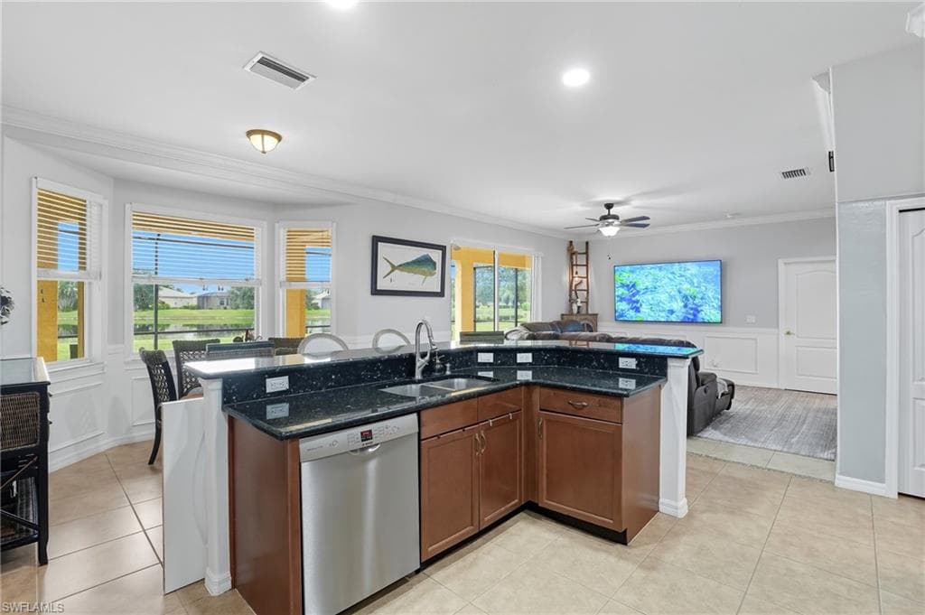 4577 Fairloop RUN, LEHIGH ACRES FL 33973-14