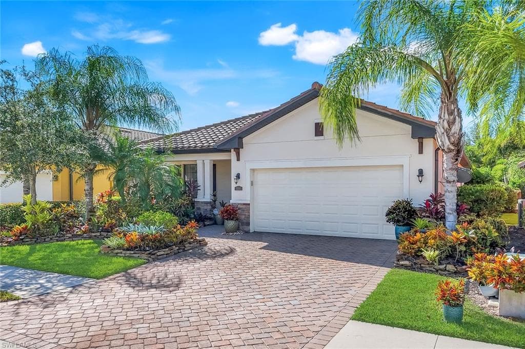 4244 Raffia Palm CIR, NAPLES FL 34119-1