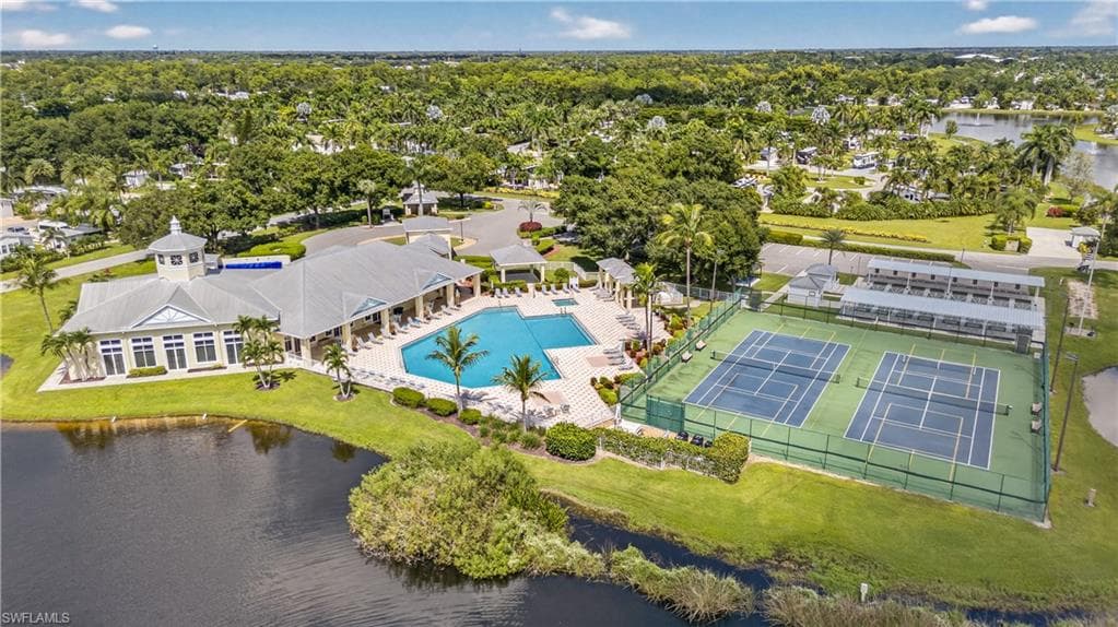 5720 Maplewood CT, FORT MYERS FL 33905-26