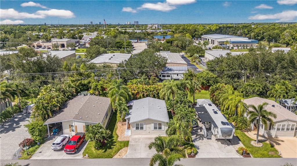 5720 Maplewood CT, FORT MYERS FL 33905-31