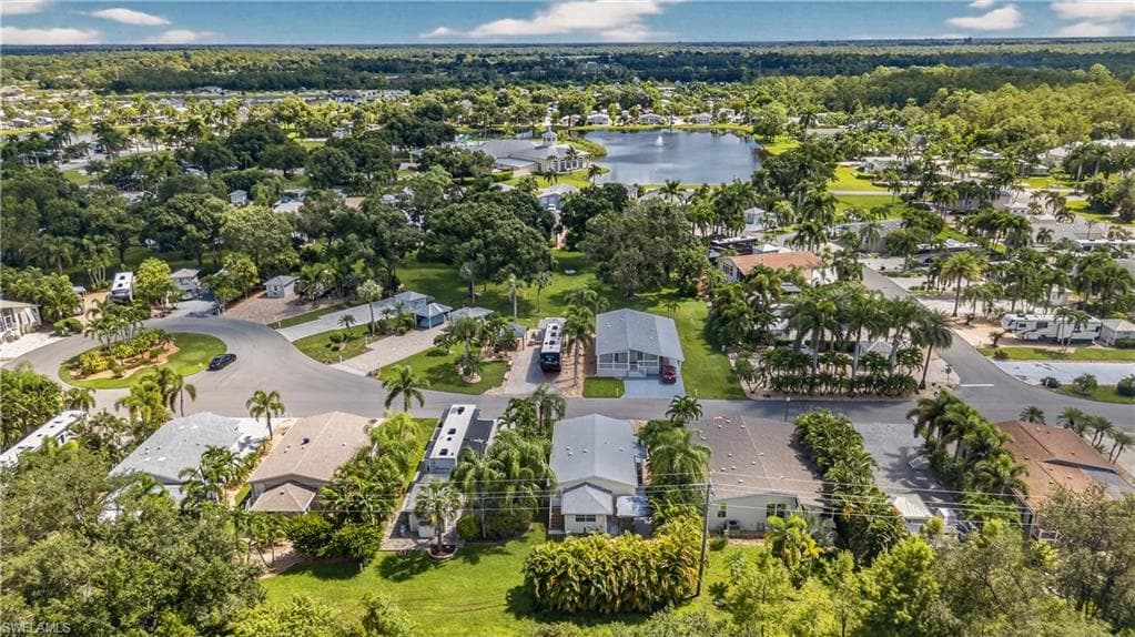 5720 Maplewood CT, FORT MYERS FL 33905-27