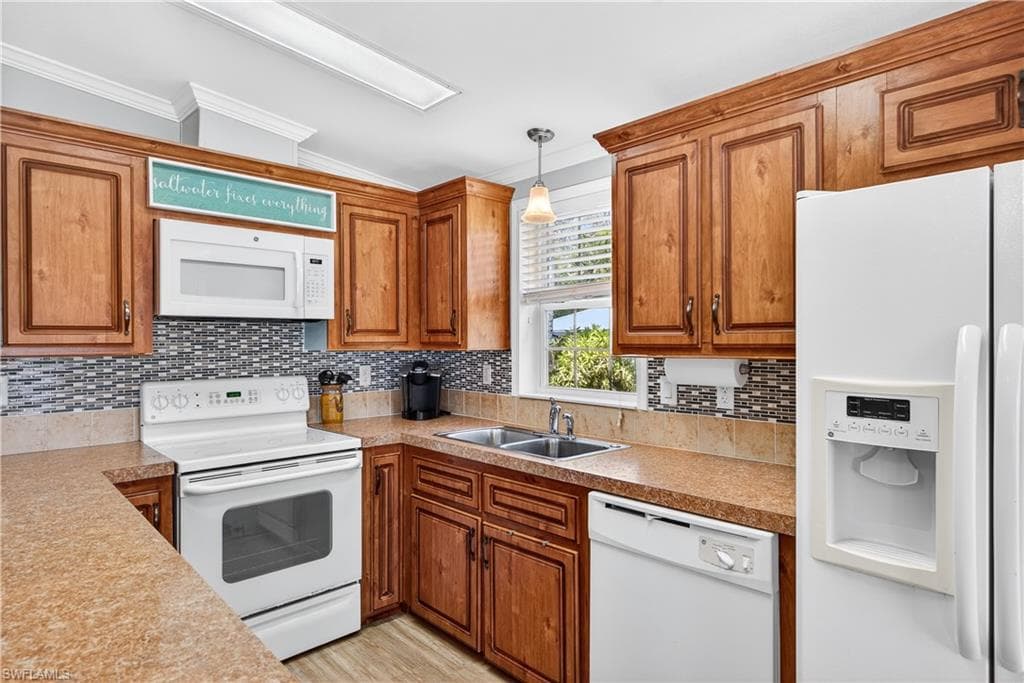 5720 Maplewood CT, FORT MYERS FL 33905-3