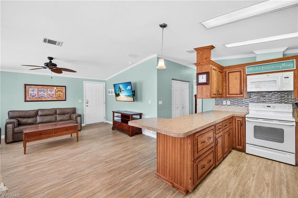 5720 Maplewood CT, FORT MYERS FL 33905-20