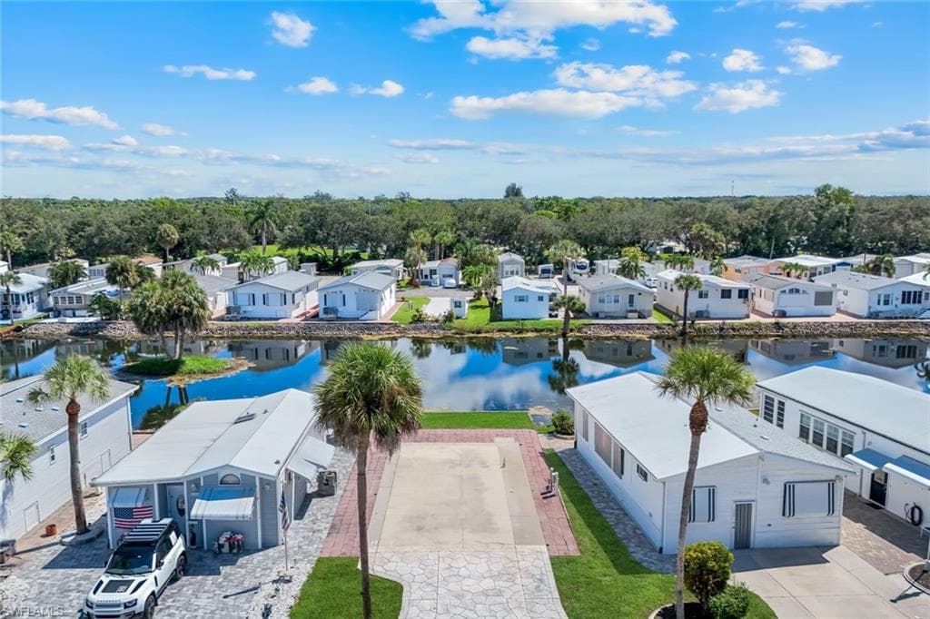 325 Imperial Wilder BLVD, NAPLES FL 34114-2