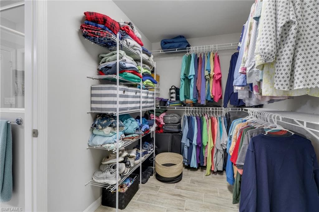 6973 Avalon CIR # 1403, NAPLES FL 34112-19
