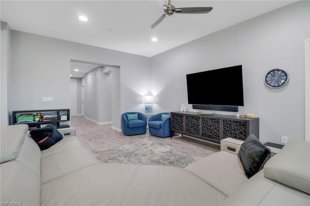6973 Avalon CIR # 1403, NAPLES FL 34112-8