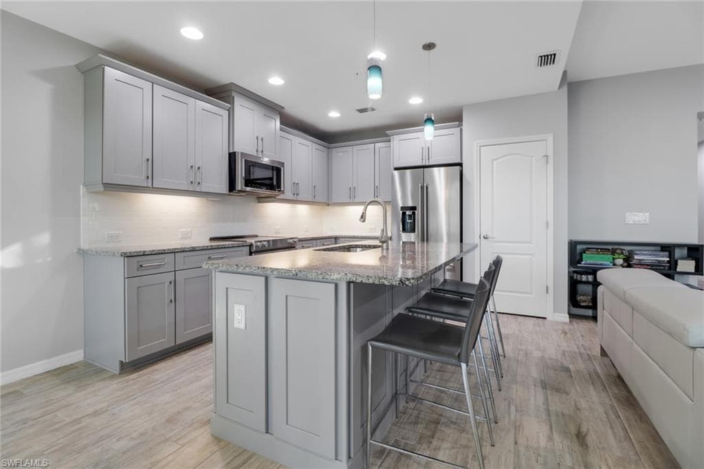 6973 Avalon CIR # 1403, NAPLES FL 34112-3