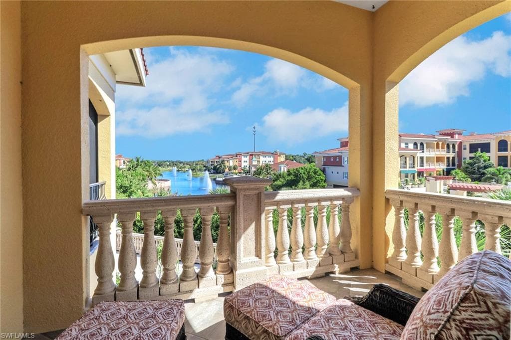 21450 Strada Nuova CIR # A301, ESTERO FL 33928-8